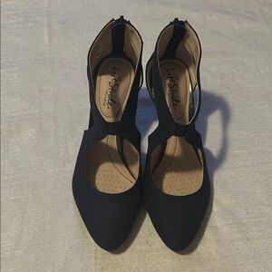 Life Stride Black Heels